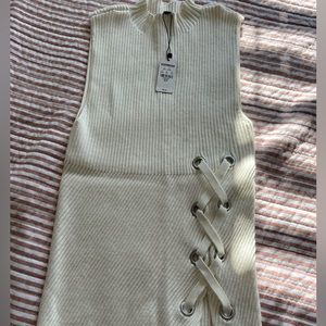 Express sleeveless turtleneck sweater - size Small